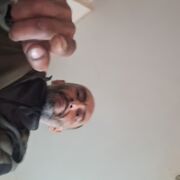 Easzy1977