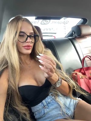 Blondinochkaa