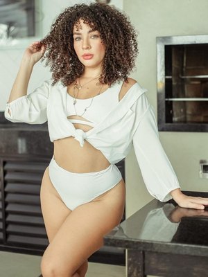Bruna Caixeiro