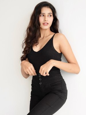 Chandni Bainz