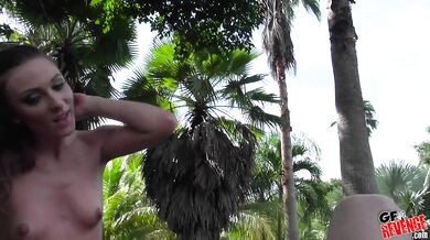 Miluju šukání venku s její šťavnatou a vlhkou kundičkou!