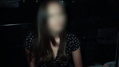 Česká pouliční dívka šuká v dodávce za peníze