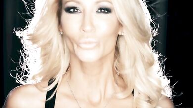 Rich MILF fucks her tattooed bodyguards