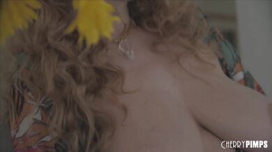 Skvělý sex s chlupatou pornohvězdou Lena Paul