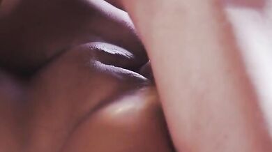 Sofia Lee naplněná čerstvým spermatem!