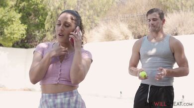 Liv Revamped podvádí manžela a pořádně kouří péro mladýmu trenérovi