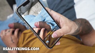 Nadržaná Skylar Vox skočila na lep a potom na čuráka maskovanému Mikeovi