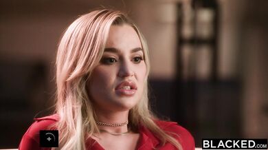 Sexom posadnutá obdarená blondínka Blake Blossom sa delí o BBC s úchvatnou kráskou Ameenou Green