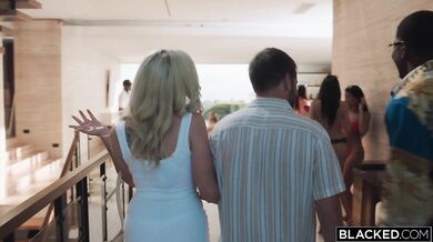 Blonďavá nymfa Lexi Lore bola na domácej párty úplne zaplnená