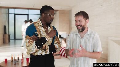 Blonďavá nymfa Lexi Lore bola na domácej párty úplne zaplnená