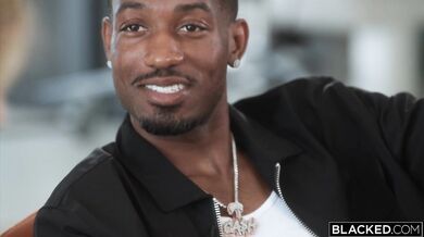 Blondínka Addison Vodka hladná po BBC sa nechala použiť ako hračka