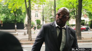 Blondínka Ashby Winter hladná po BBC si po prvýkrát v živote vyskúšala DP