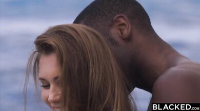 Zvodná blondínka Mary Rock zviedla svojho inštruktora potápania