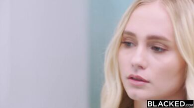 Blondínka Alicia Williams hladná po BBC vypátrala celebritu, do ktorej je tajne zaľúbená