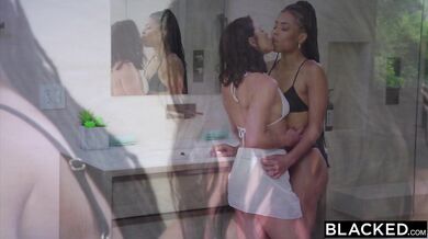 Adriana Chechik sa podelila o svojho frajera Roba so svojou najlepšou kamarátkou Kirou