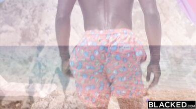 Gorgeous Angelika Grays Seduces Stranger On The Beach