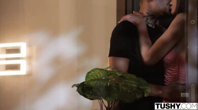 Anal-Hungry Athlete Leo Ahsoka Trains Her Tight Take The Gold In Gaping