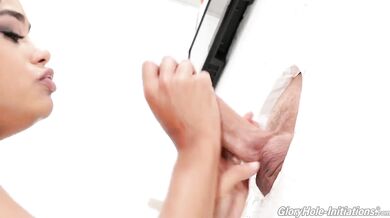 Scarlit Scandal tries out glory hole