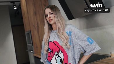 Nevlastná ségra chcela byť nasratá, ale upokojil som ju sexom