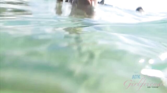 Zoe Bloom fucked on the beach