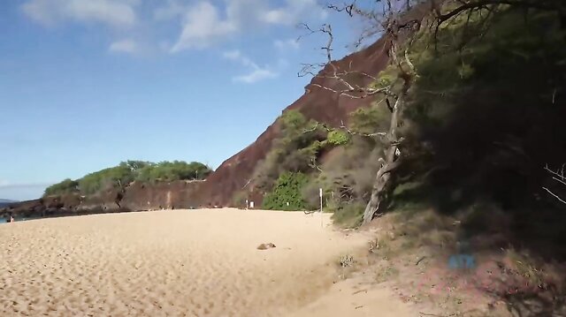 Zoe Bloom fucked on the beach