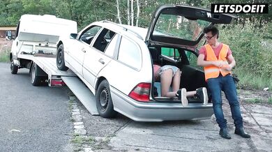 LETSDOEIT - Fix my car and then you can ride my pussy