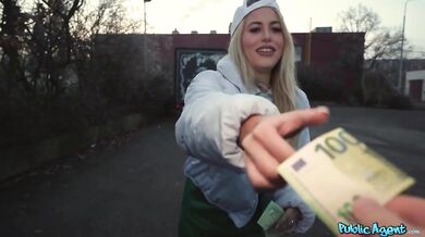 Nadržaná osemnástka neznáša rozvážanie tacos a radšej si nechala vyprcať kundu