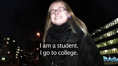 Studentka mě provokuje řečmi o těhotenství potom, co jsem se jí udělal do kundy