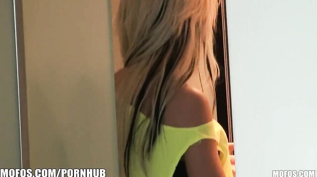 Sexy blonde roommate Jessa Rhodes gets caught getting dressed