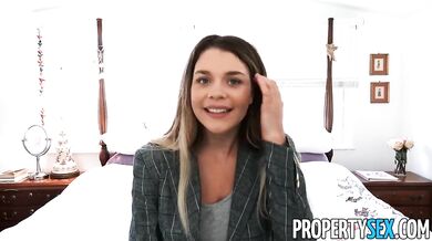 Highly Recommended Real Estate Agent Tours House
