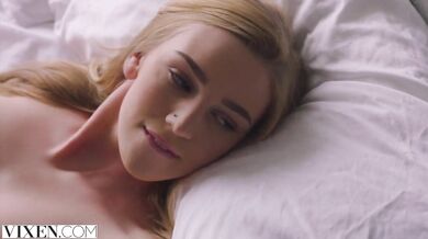 Kendra Sunderland má pracovní schůzku se šéfem, která skončila mrdáním