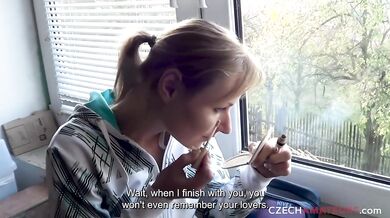 Manželkina prdelka plná nálože semena