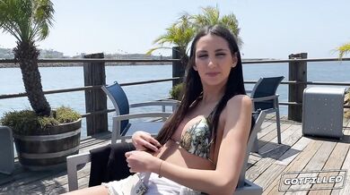 Žhavá Latina Natalia Nix mrdá s náhodným chlapom, ktorého stretla na pláži
