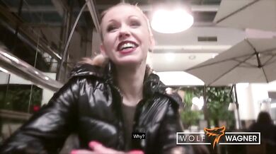 Linda Summer and Lucy Shine get analyzed during a hot threesome!