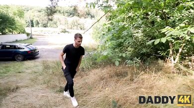 Sarah Kay si užila divoký úlet a potom sa nechala poriadne ošukať starším chlapom