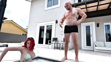 Zoey Di Giacomo Fucks With Big Bald Guy