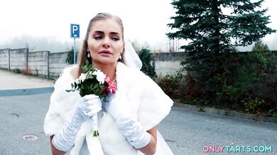 Nevěsta Fibi Euro bude mít zpoždění