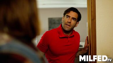 Dee Williams gets down and dirty with a hung guy in this steamy BBW sex tape