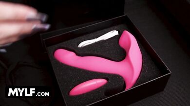 Cock Worshipping Housewife Tradwife Gigi Dior Takes Dicks Like A Champ And Keeps The House Spotless