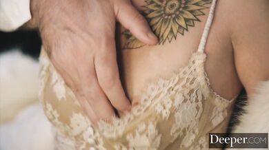 Shy Understudy Is Seduced By Her Infamous Co-star Kiara Cole