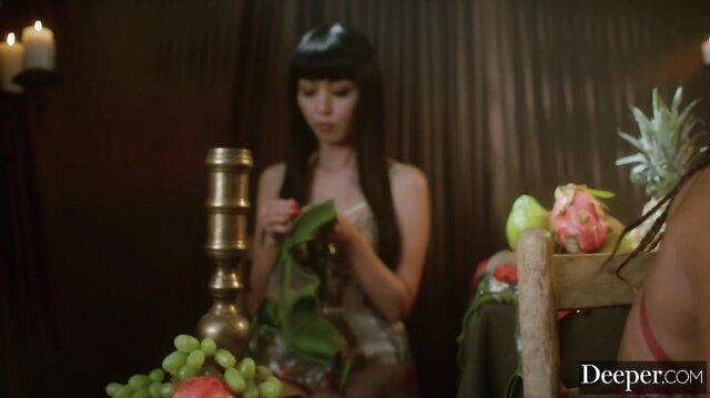 Mona Leads The Ultimate 5-girl Reverse Gangbang