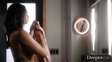 Sexy Halle Hayes Can't Resist Her Ex-boyfriend's Hard Cock
