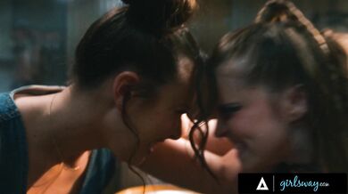 10 girl lesbian gangbang! Rough fisting, strap on sex and squirting!