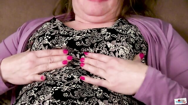 Andrea Mature BBW MILF Masturbate Part 01