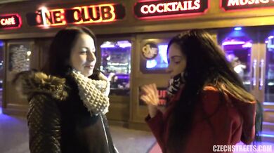 Drunk girls have great time!