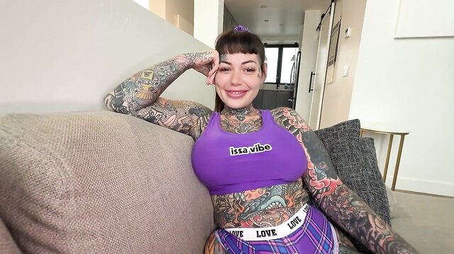 Tiger Lilly demands cum inside her pussy