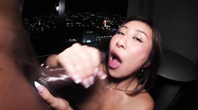 Nicole Doshi bekommt am Valentinstag einen analen Creampie von einem BBC