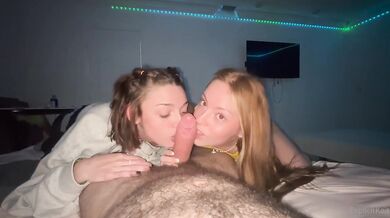 Petite Slut Threesome With Shrooms Q