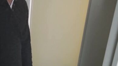 Ich teile meine Stiefschwester mit den großen Brustwarzen
