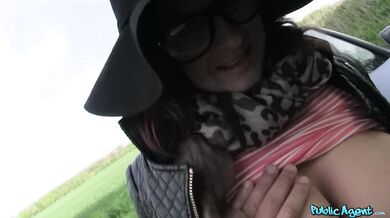 Broke Fashion Student Flashes Huge Tits Then Outdoor Fucks